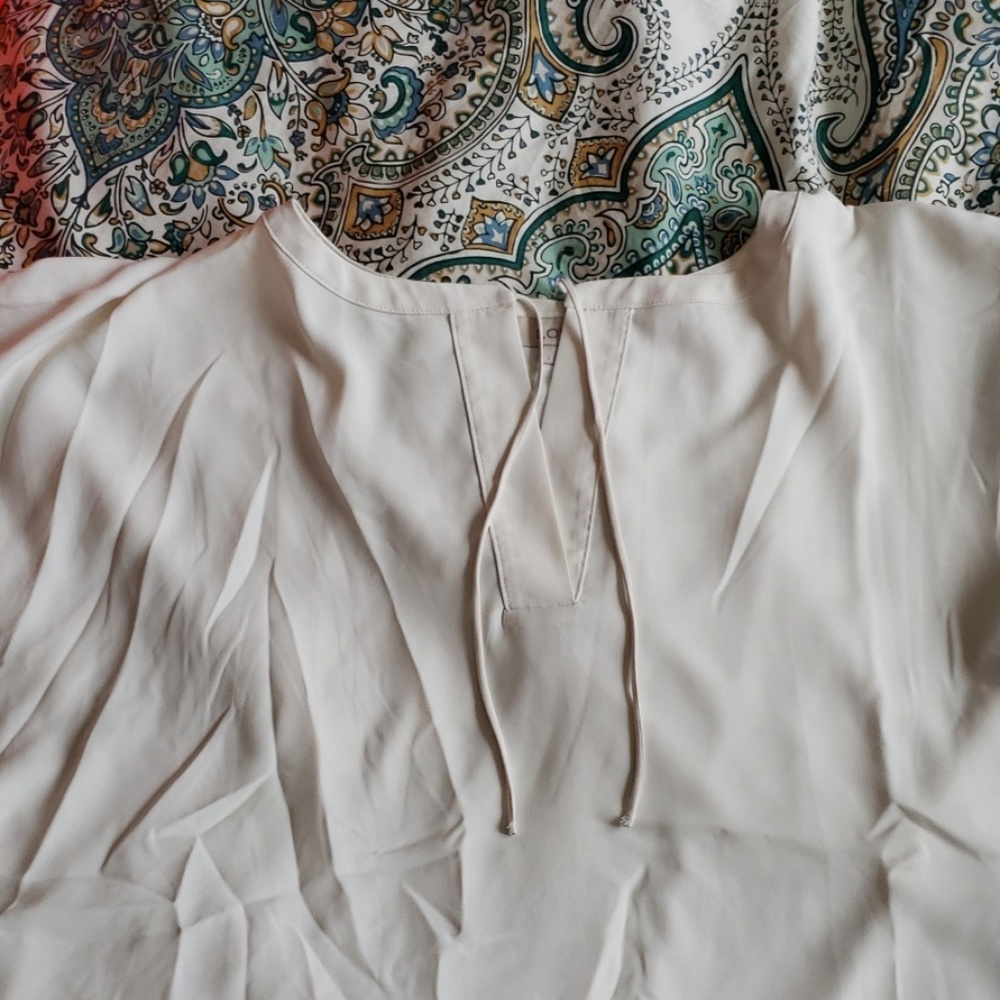 Loft shortsleeve off white large tie blouse